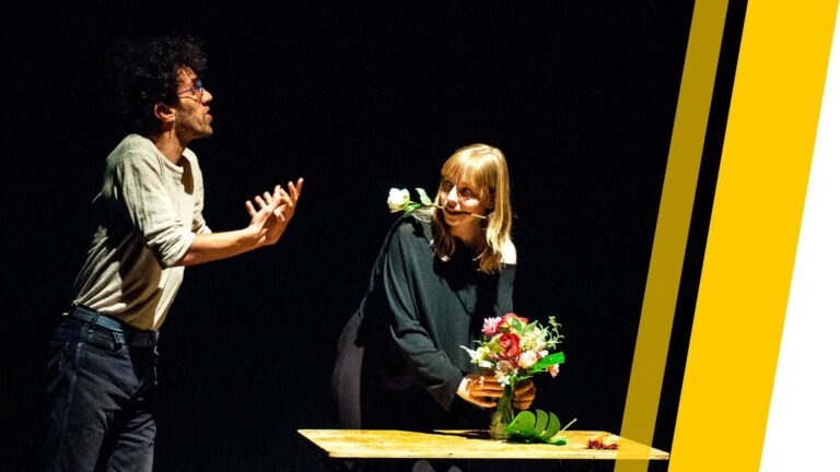 Acteerles tijdens jaaropleiding theater Antwerpen met scène-interactie en expressief samenspel