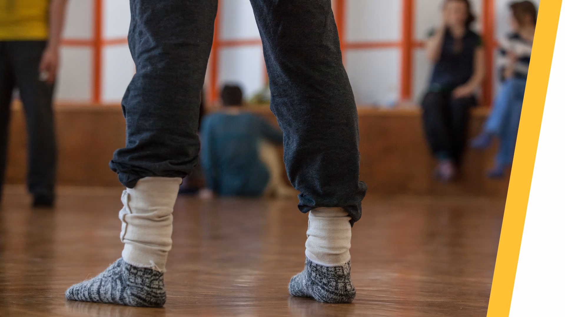 Deelnemers tijdens Viewpoints workshop in Gent werken aan ensemble en fysieke improvisatie