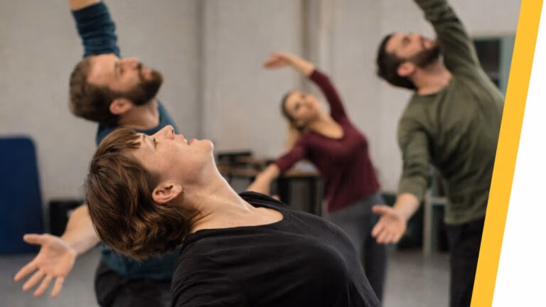 Deelnemers tijdens masterclass Laban in Antwerpen werken aan bewegingsanalyse en fysieke expressie